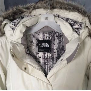 The North Face, White Winter Parka size M